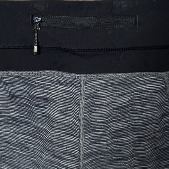 Lululemon Pants - Size 8 - Inspire Crop II Wee Are From Space - Black Slate - Picture 9 of 12